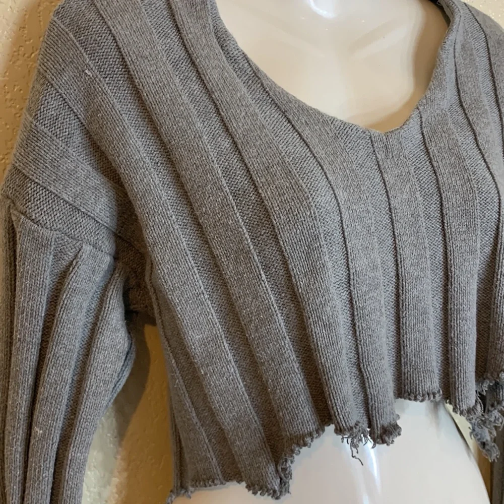 F21 Gray Cropped Sweater - Picture 2 of 6